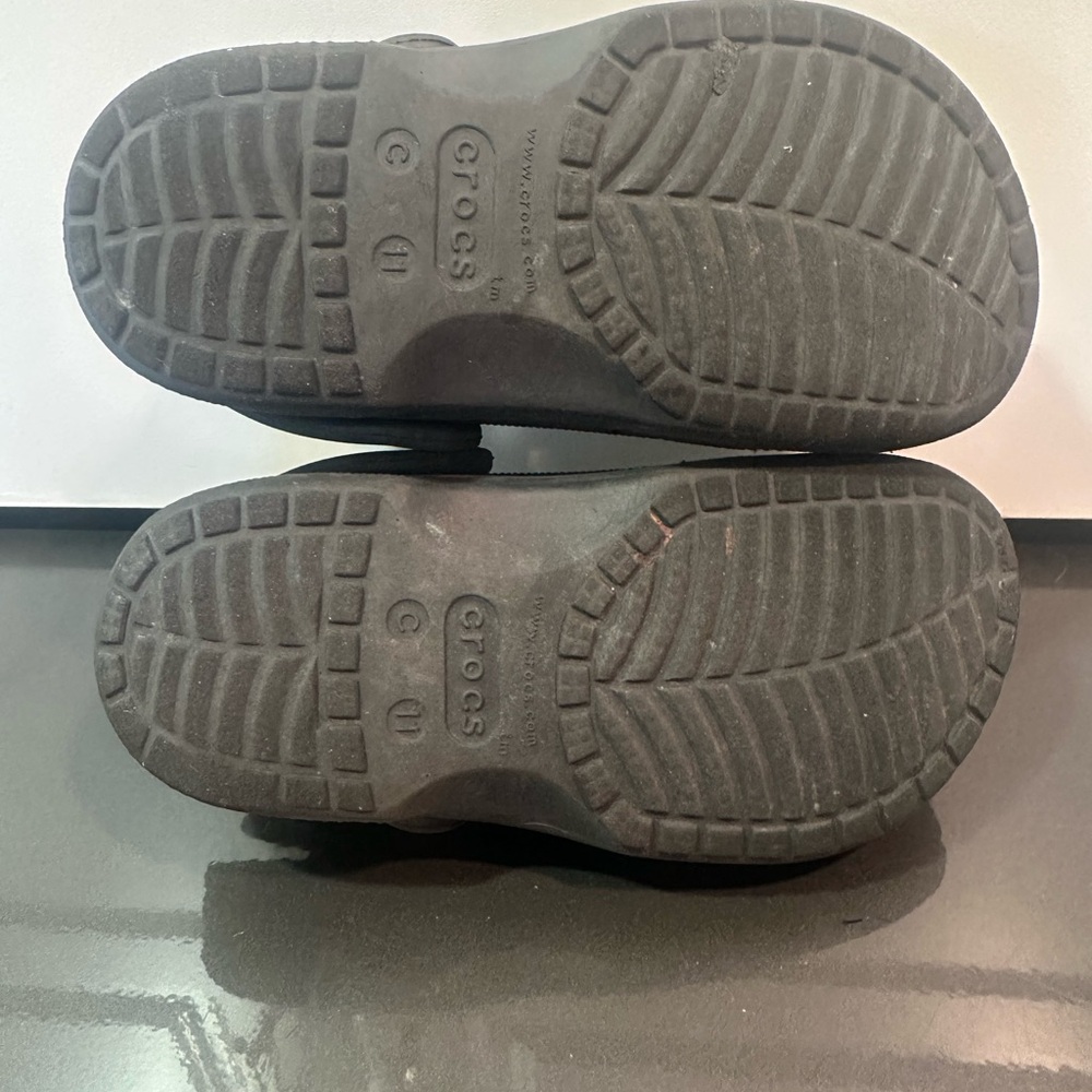 Little Boys Crocs Size 11 - Picture 4 of 4